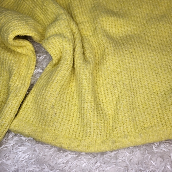 American Eagle Women's Crop Top Sweater, Yellow, Medium (See desc..) - Picture 4 of 10